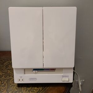 JERDON Modern Tri-Fold Makeup Mirror with Lights - Vanity 5X... 4 Light Settings